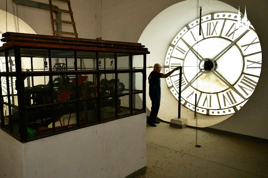 La Restauración del Reloj